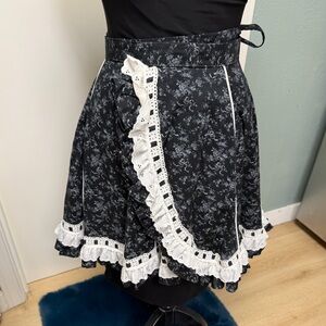 Square Dance German Black and White wrap tie waist mini Skater Skirt S